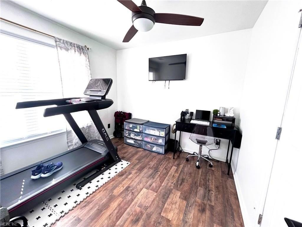 1314 Summit Ave - Photo 6 of 8