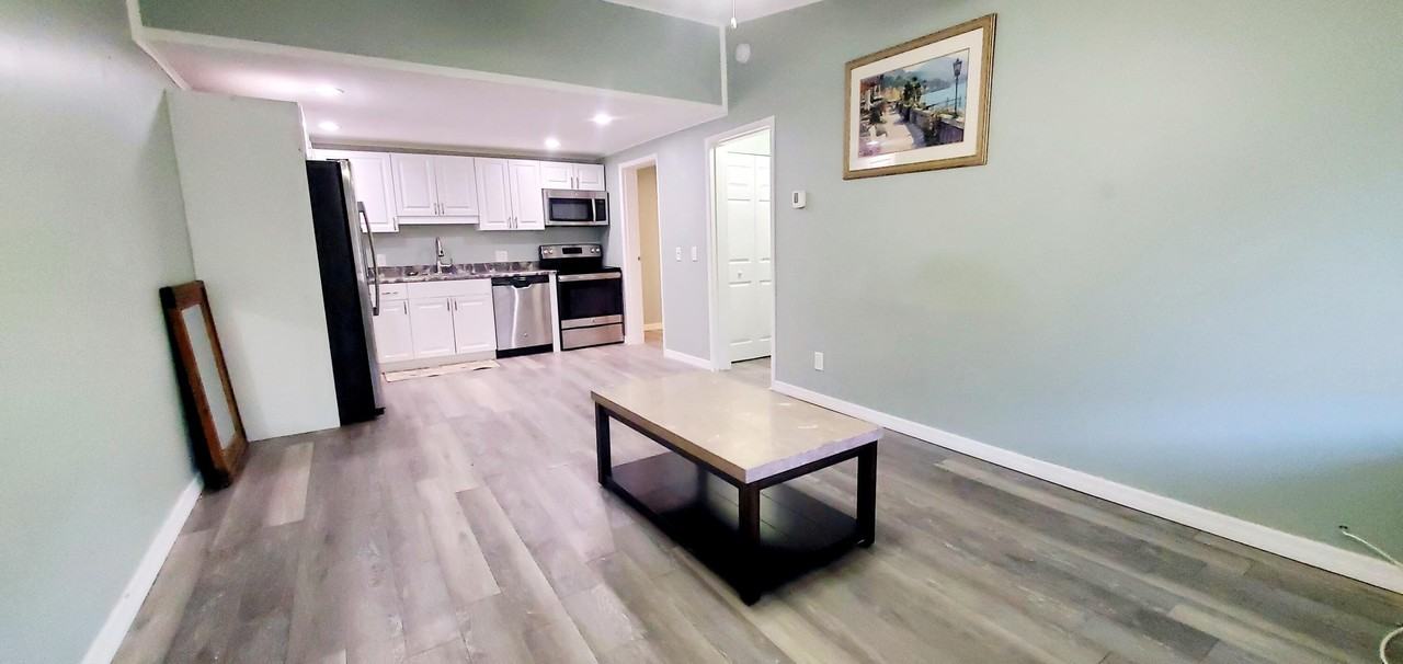 530 7th Pl - Photo 2 of 31