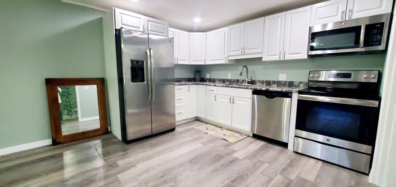 530 7th Pl - Photo 3 of 31