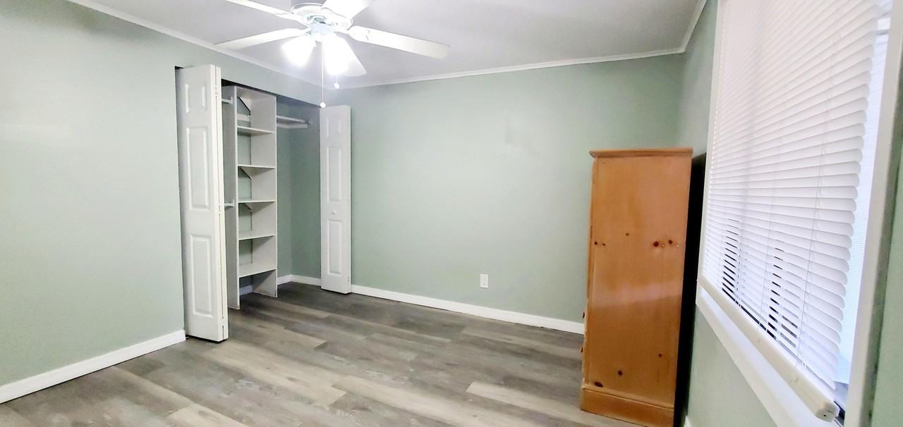 530 7th Pl - Photo 6 of 31