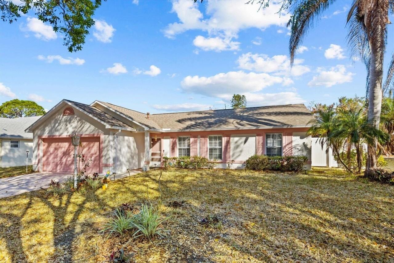 8278 Sandpine Cir - Photo 2 of 33