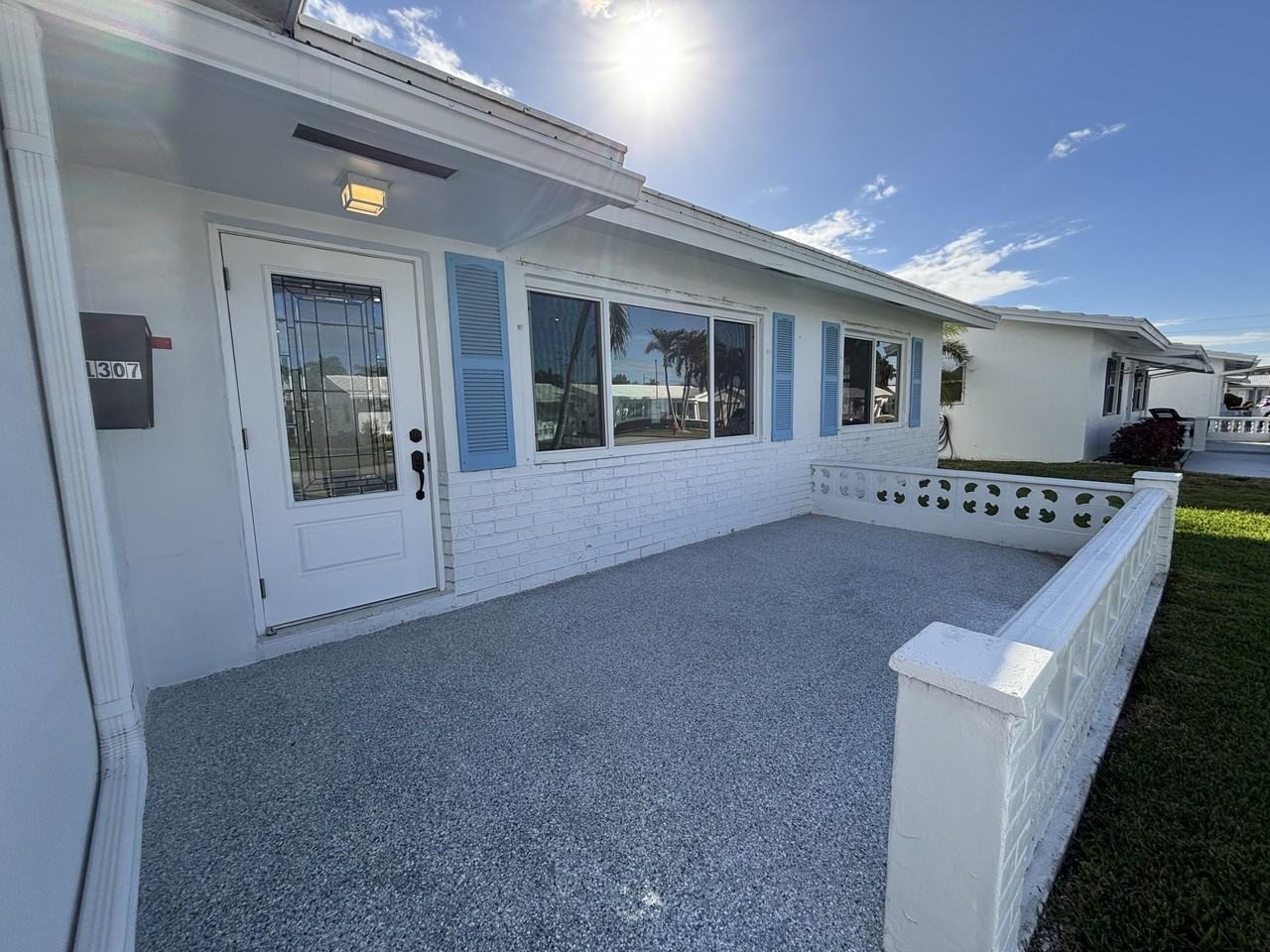 1307 SW 24th St Street - Photo 2 of 25