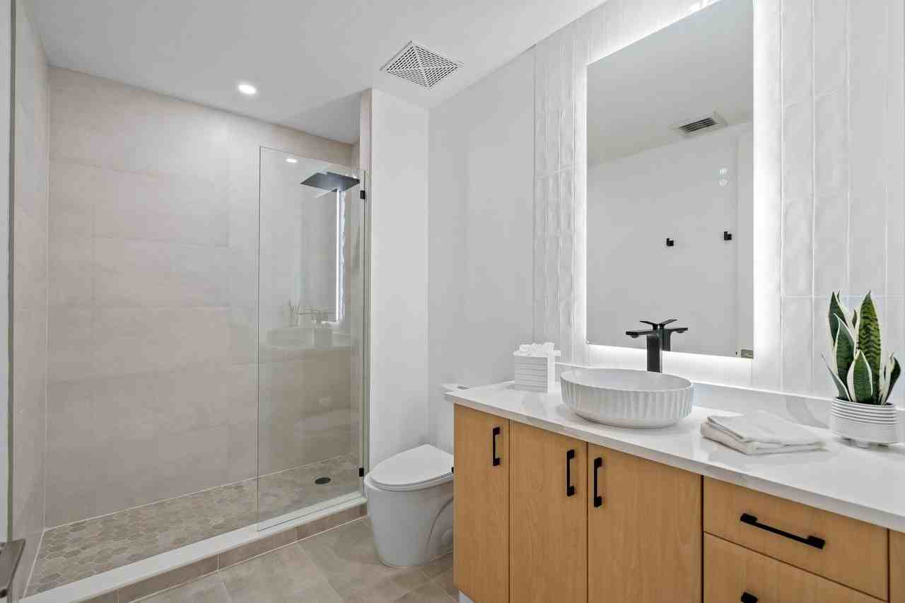 403 S Sapodilla Ave #806 - Photo 5 of 11