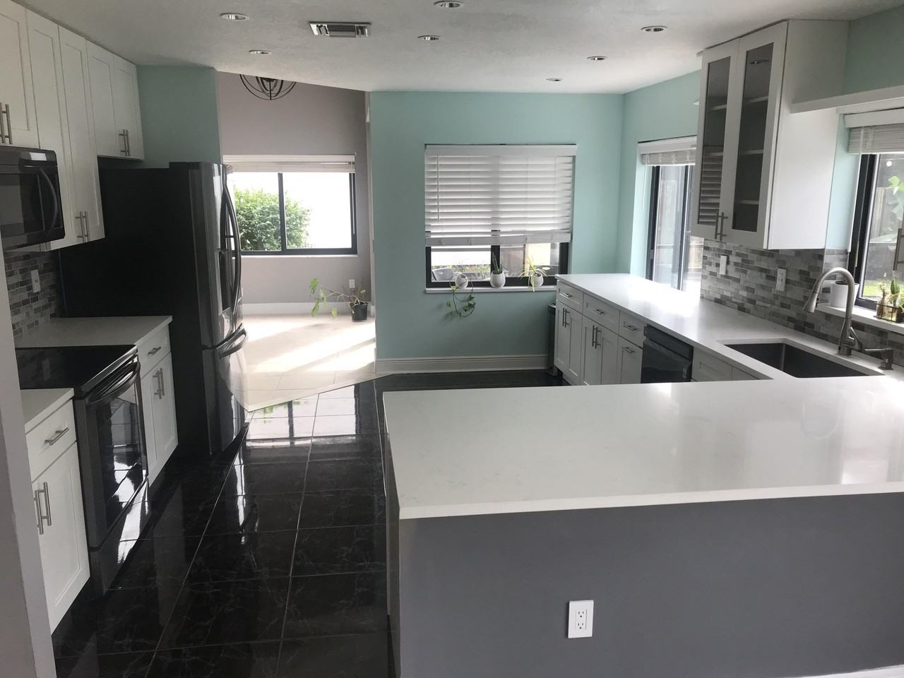 23107 Sunfield Dr - Photo 5 of 25