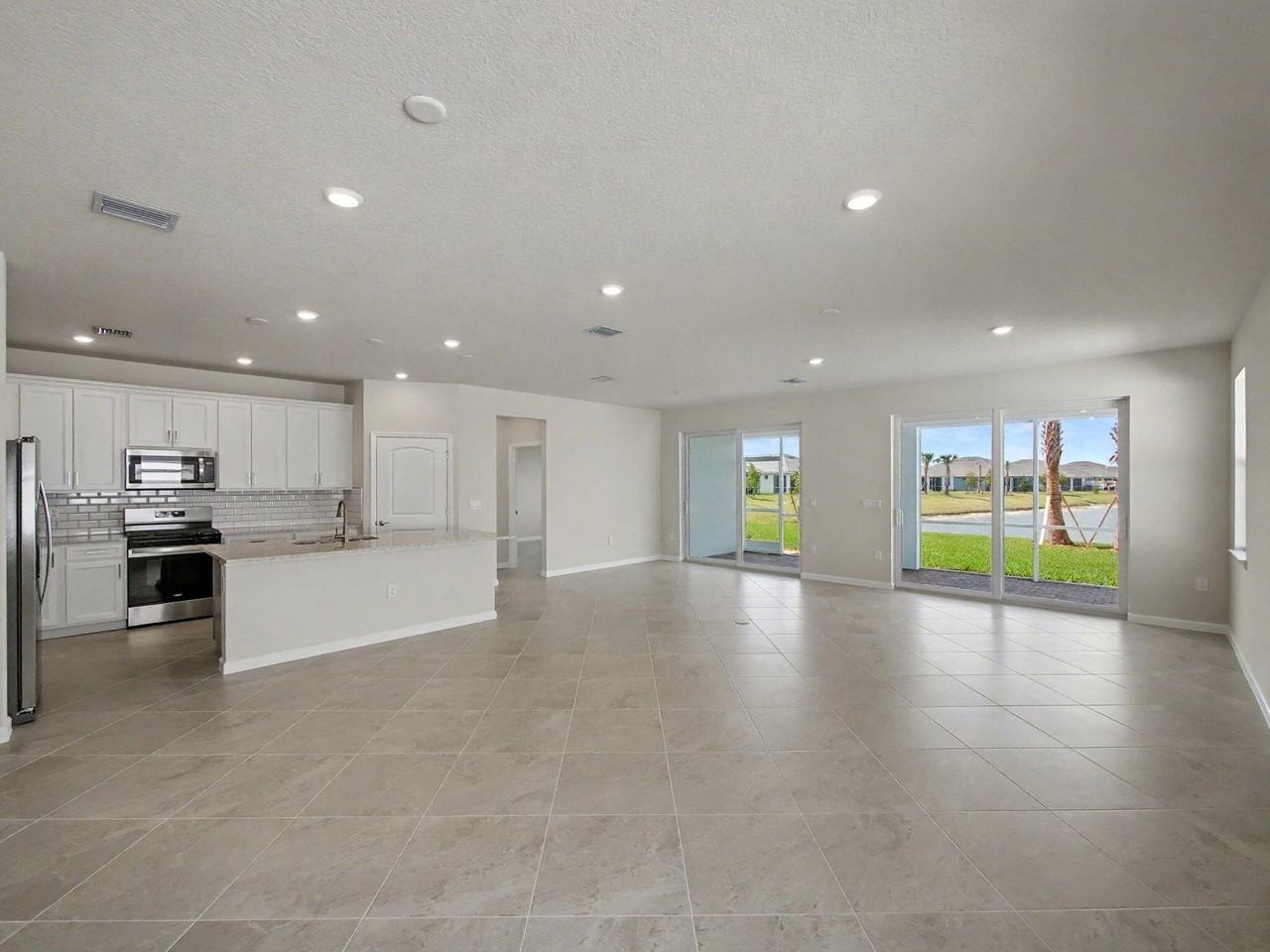 14172 Sw Incarnadine Ln - Photo 4 of 25