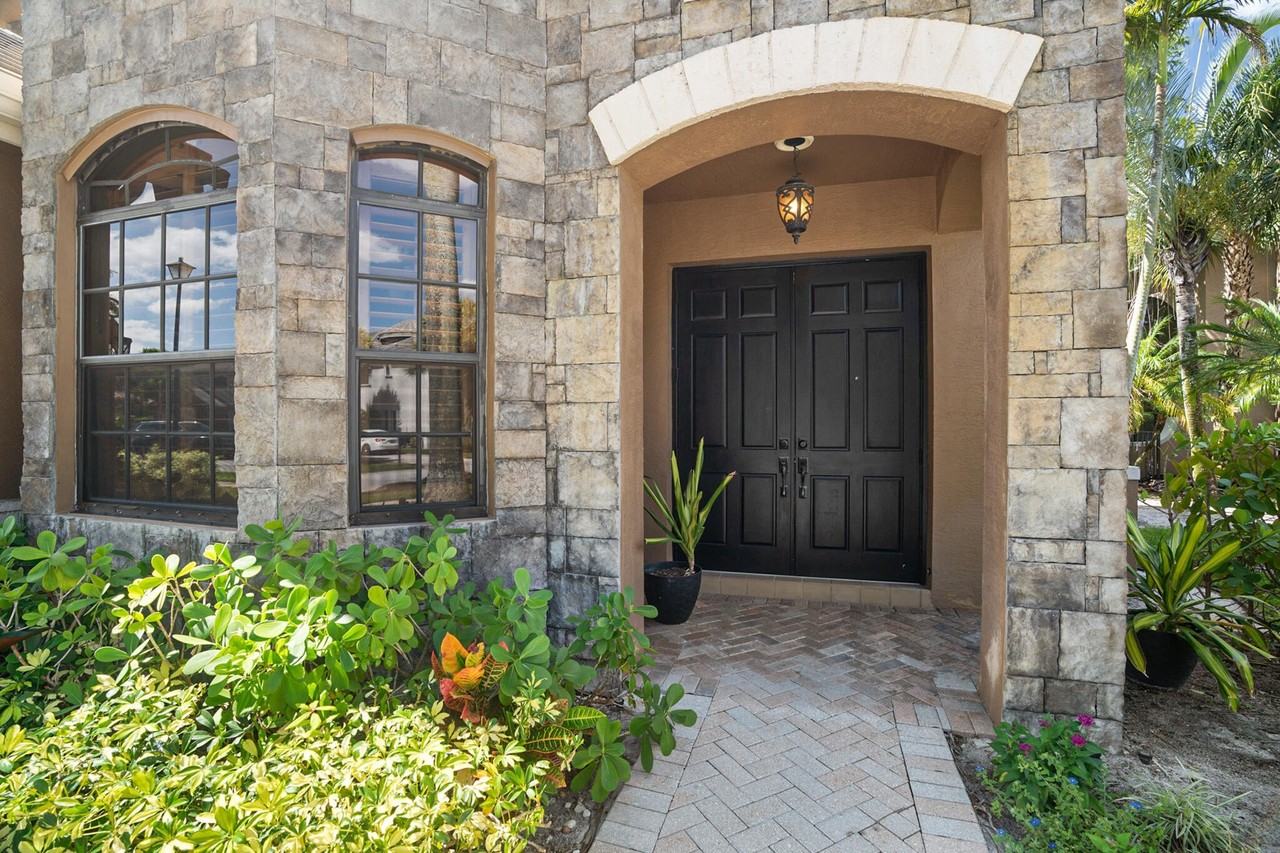 3483 Collonade Dr - Photo 2 of 35