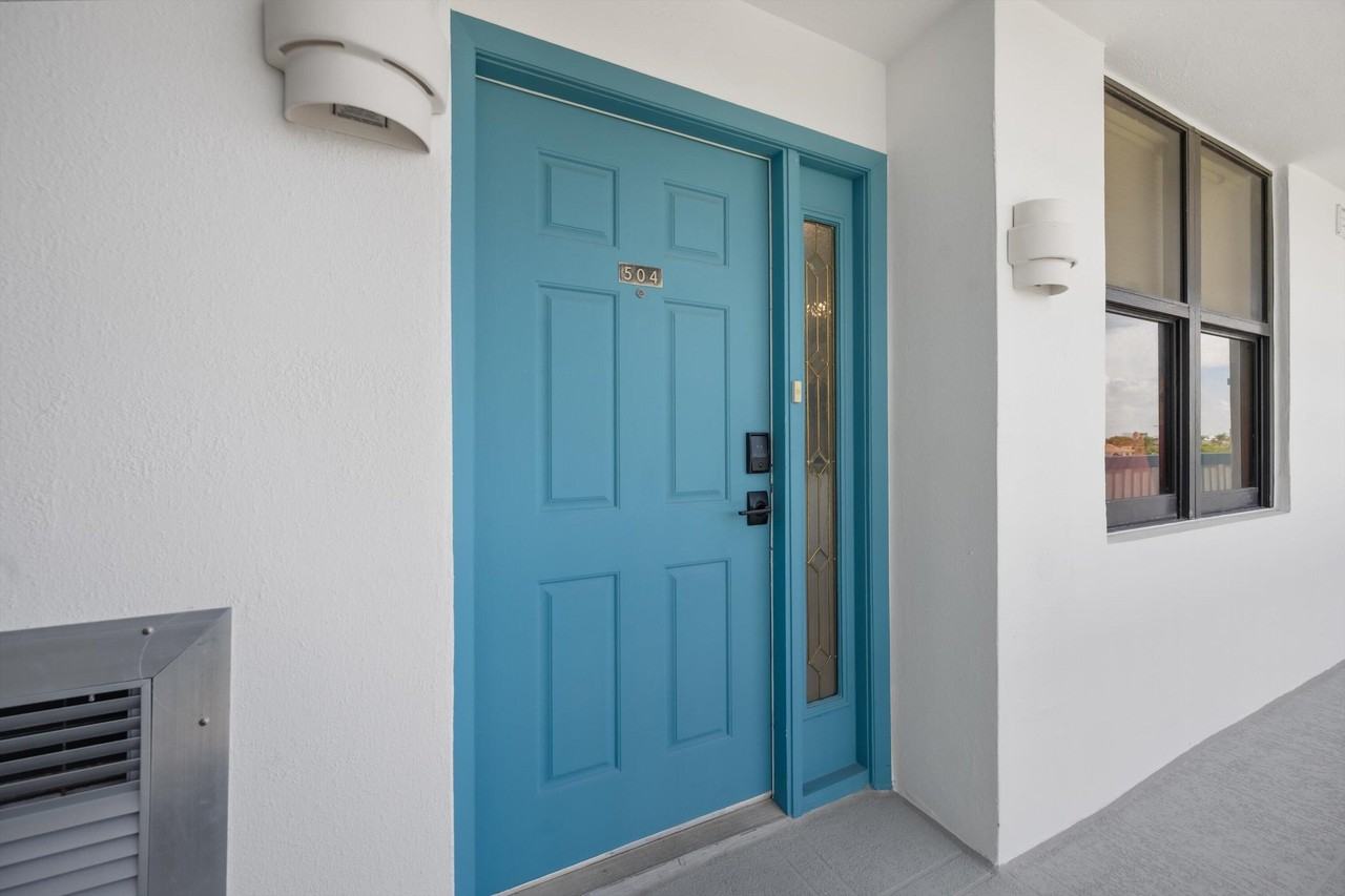 900 Ocean Dr #504 - Photo 5 of 50