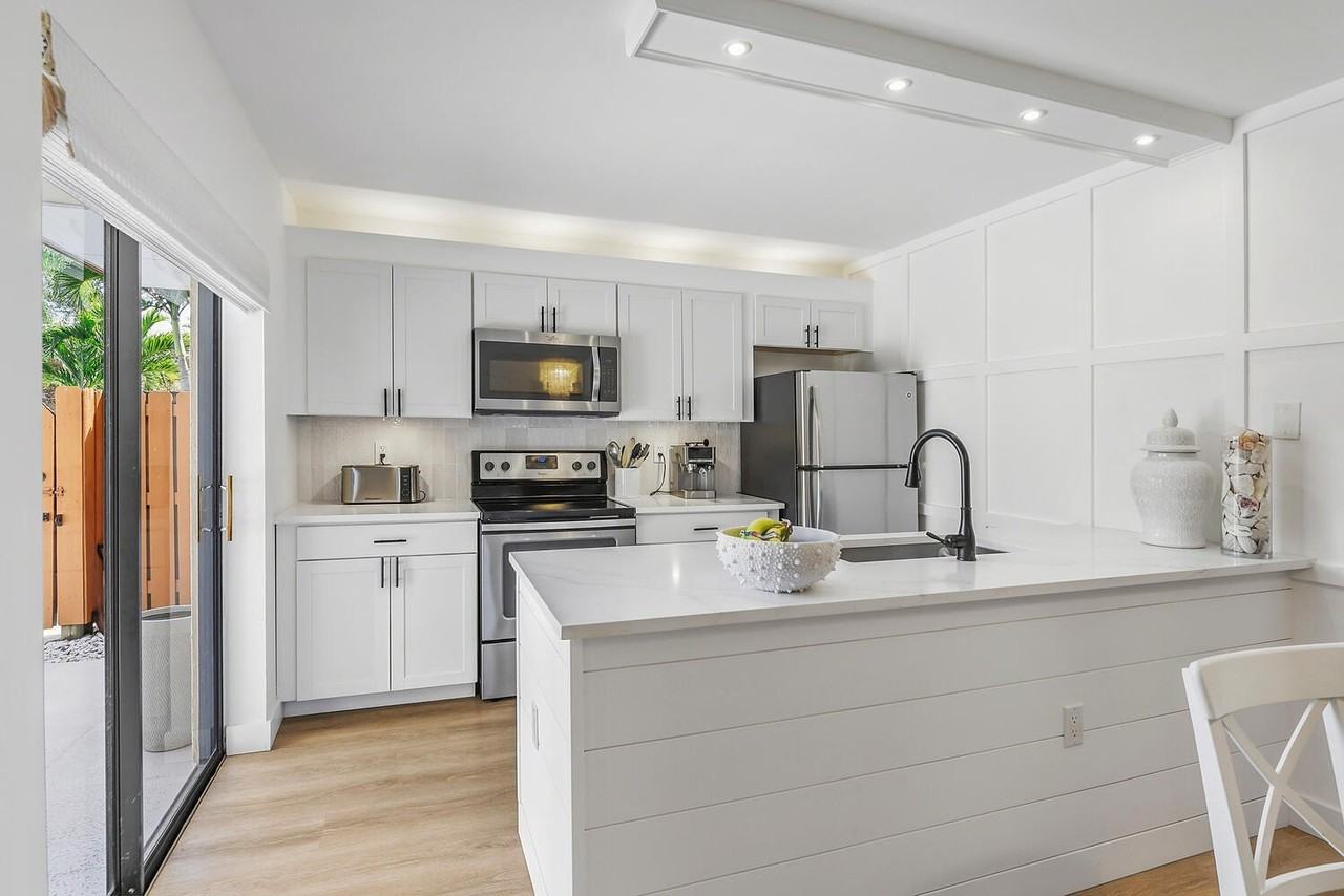 3236 32nd Ct - Photo 2 of 30