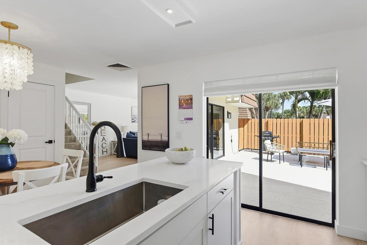 3236 32nd Ct - Photo 4 of 30