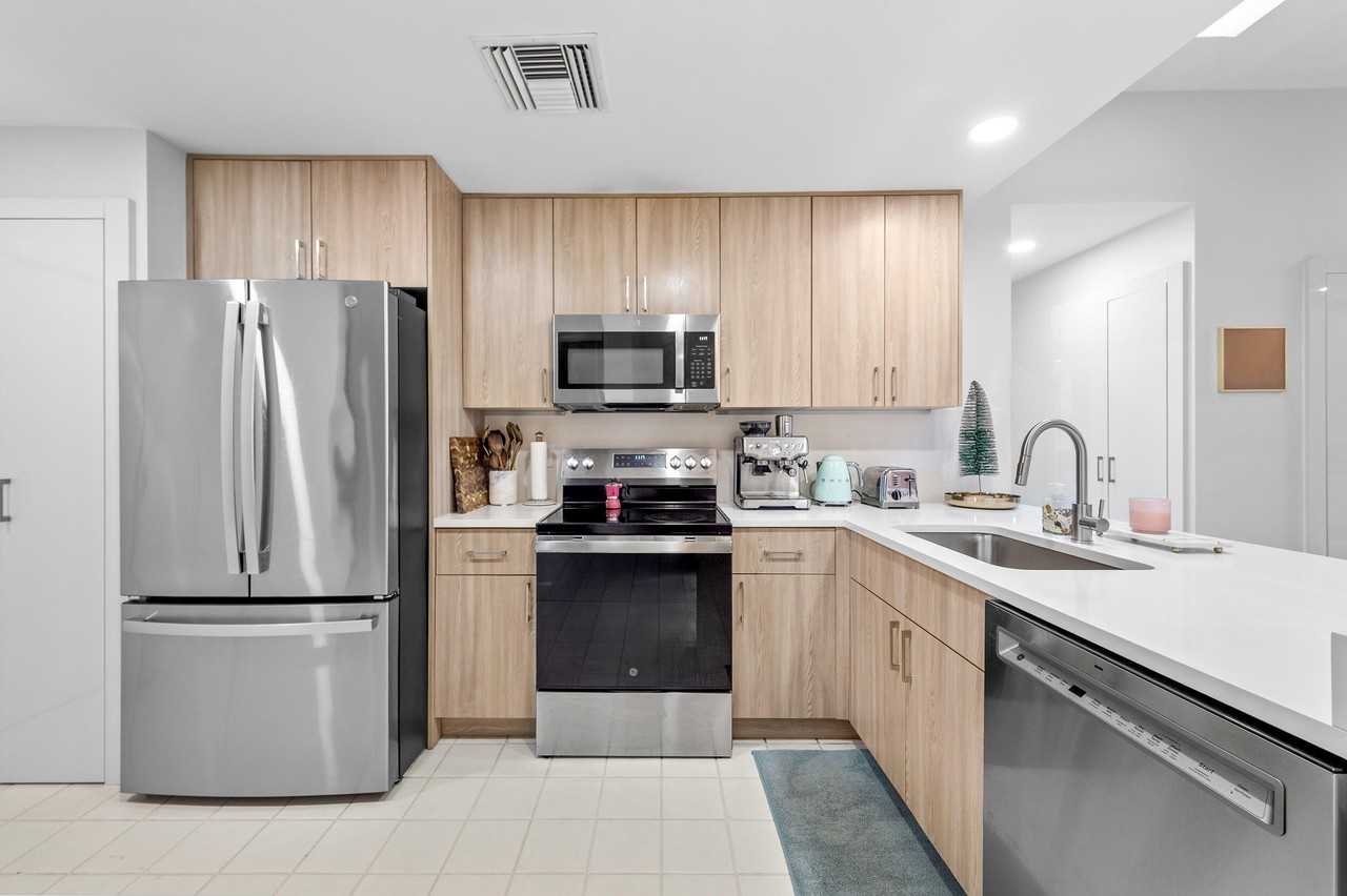 7460 La Paz Blvd #304 - Photo 5 of 37