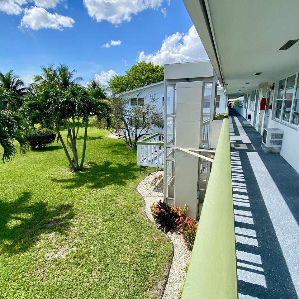 397 Markham R - Photo 2 of 32