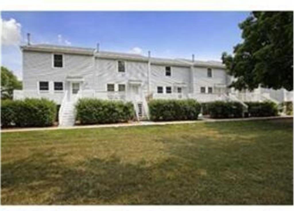 1730 Merrimac Ln N - Photo 2 of 17