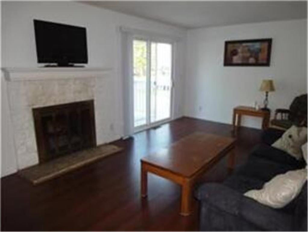 1730 Merrimac Ln N - Photo 4 of 17