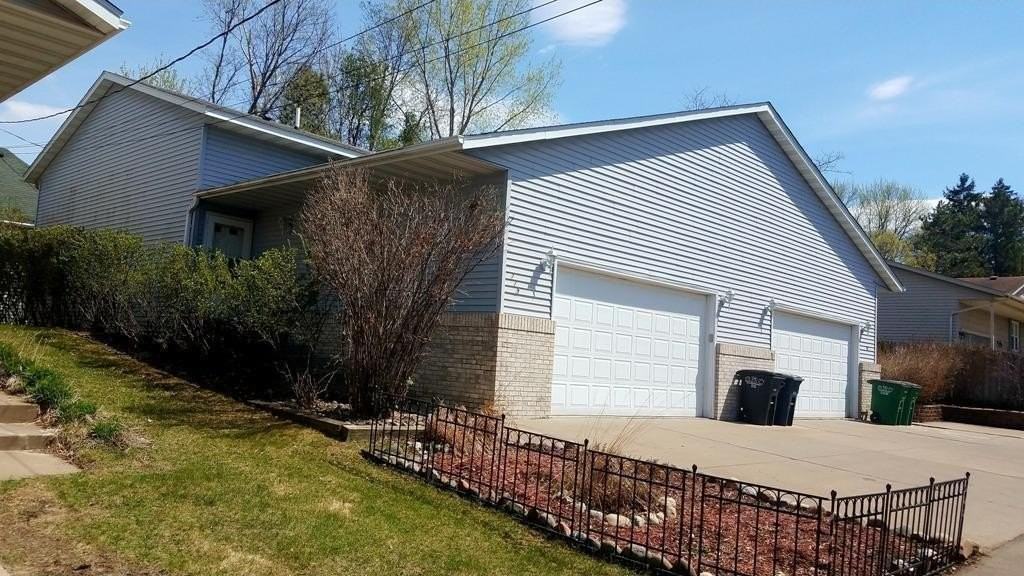 779 9th St Se - Photo 2 of 16