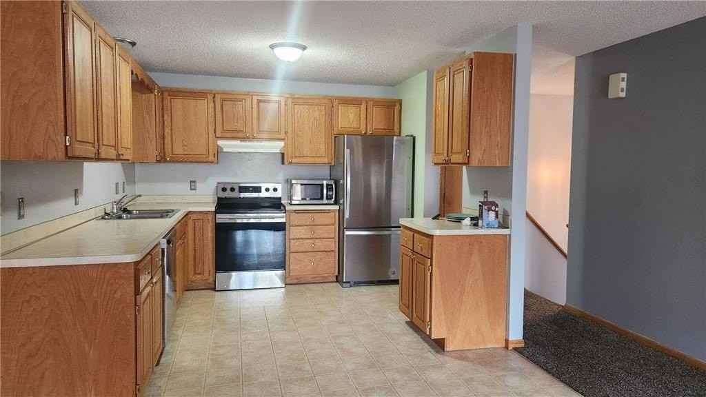 779 9th St Se - Photo 4 of 16