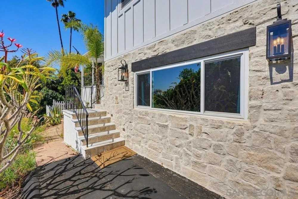 4410 Conrad Dr - Photo 4 of 50