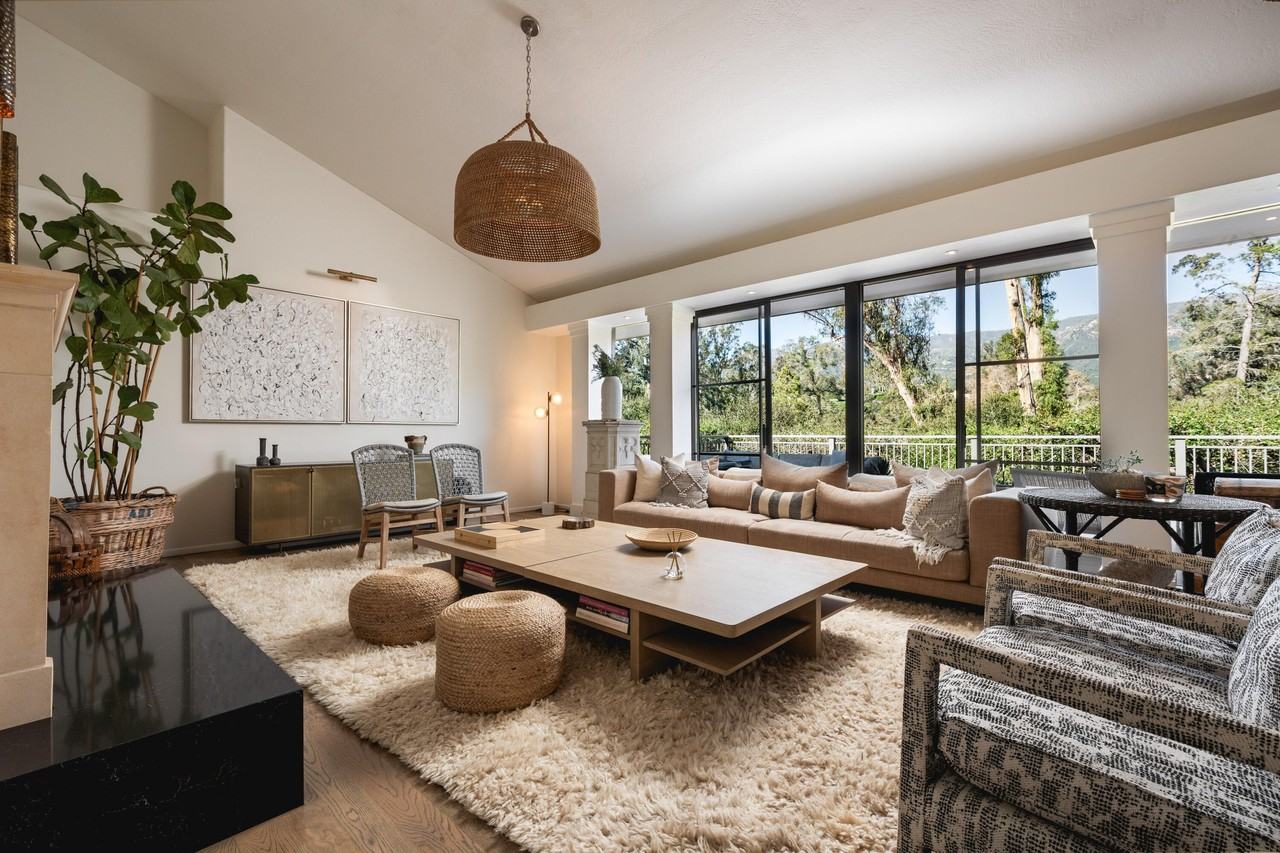 395 Woodley Rd - Photo 3 of 36