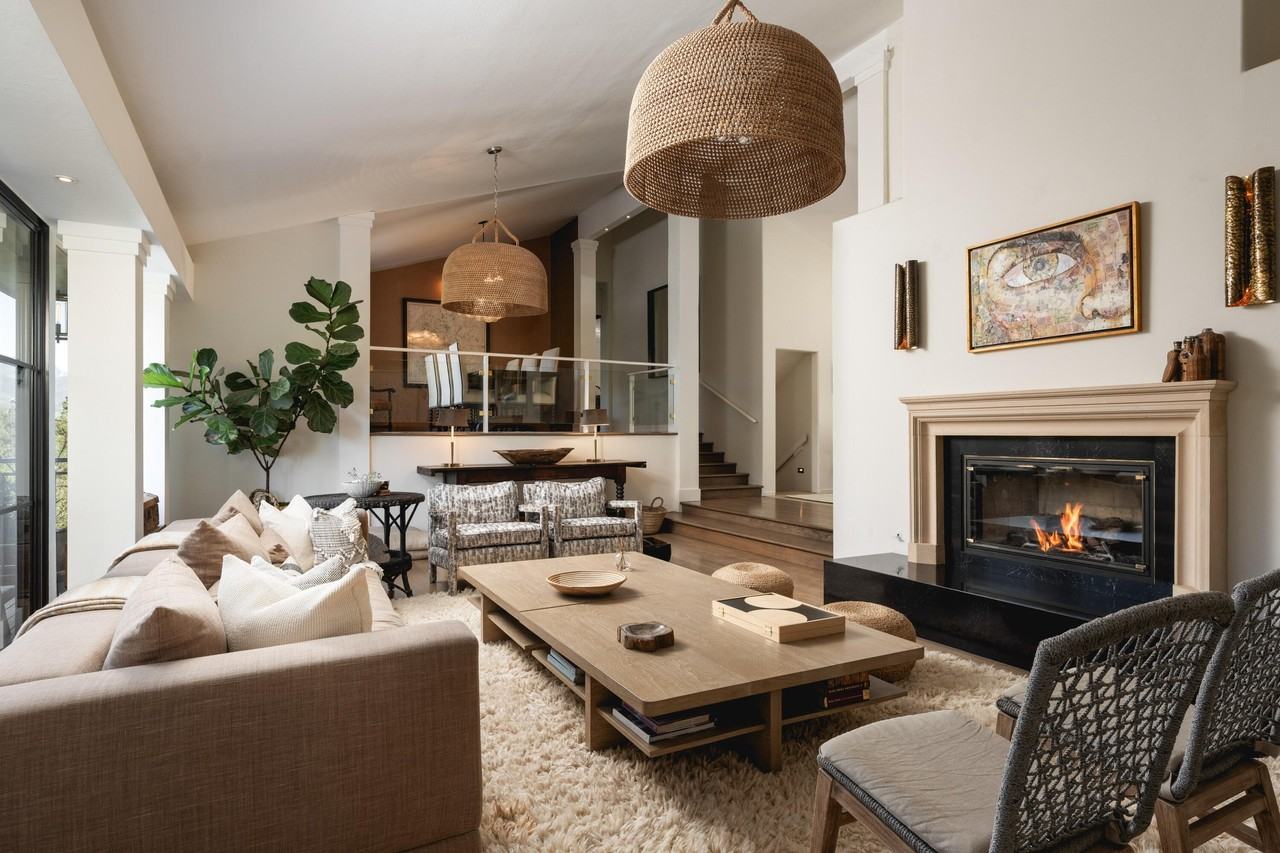 395 Woodley Rd - Photo 5 of 36