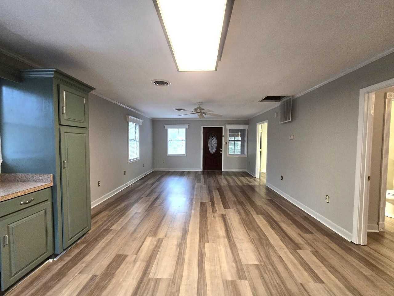 2370 Wedgefield Rd - Photo 4 of 37