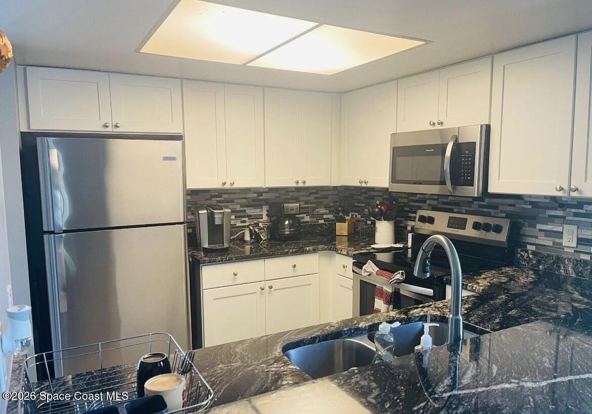 2794 Rhonda Ln - Photo 4 of 17