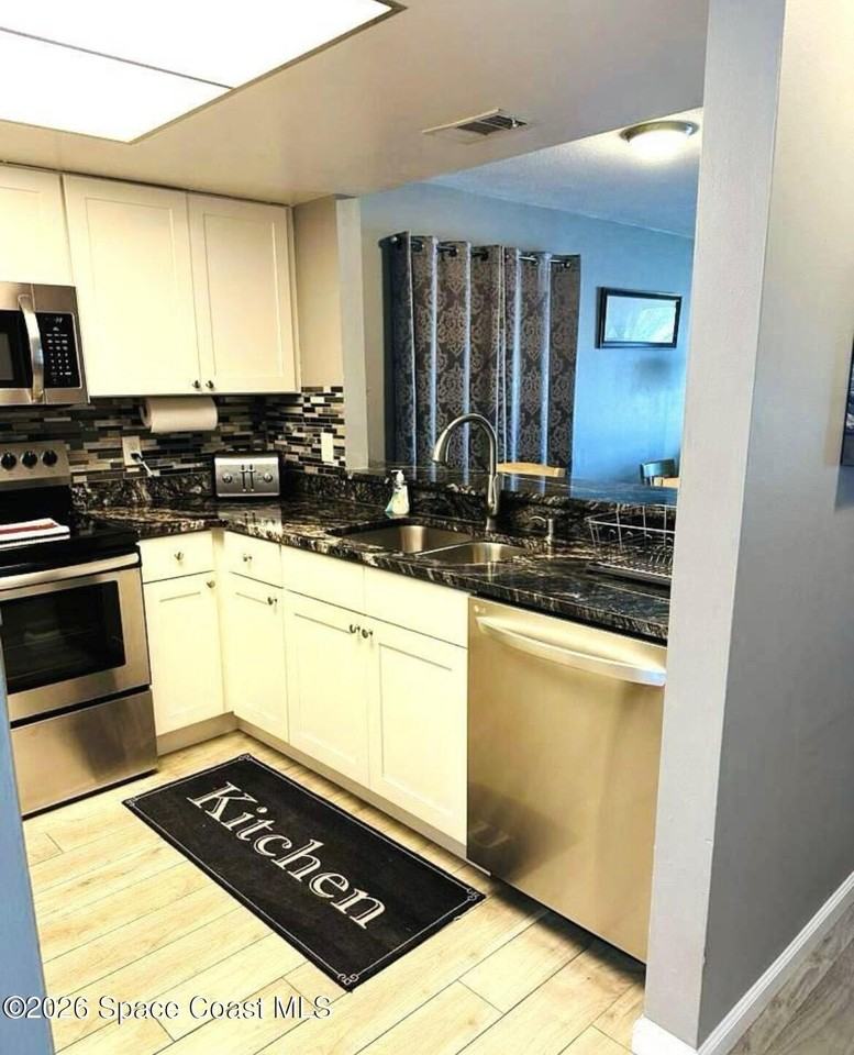 2794 Rhonda Ln - Photo 5 of 17