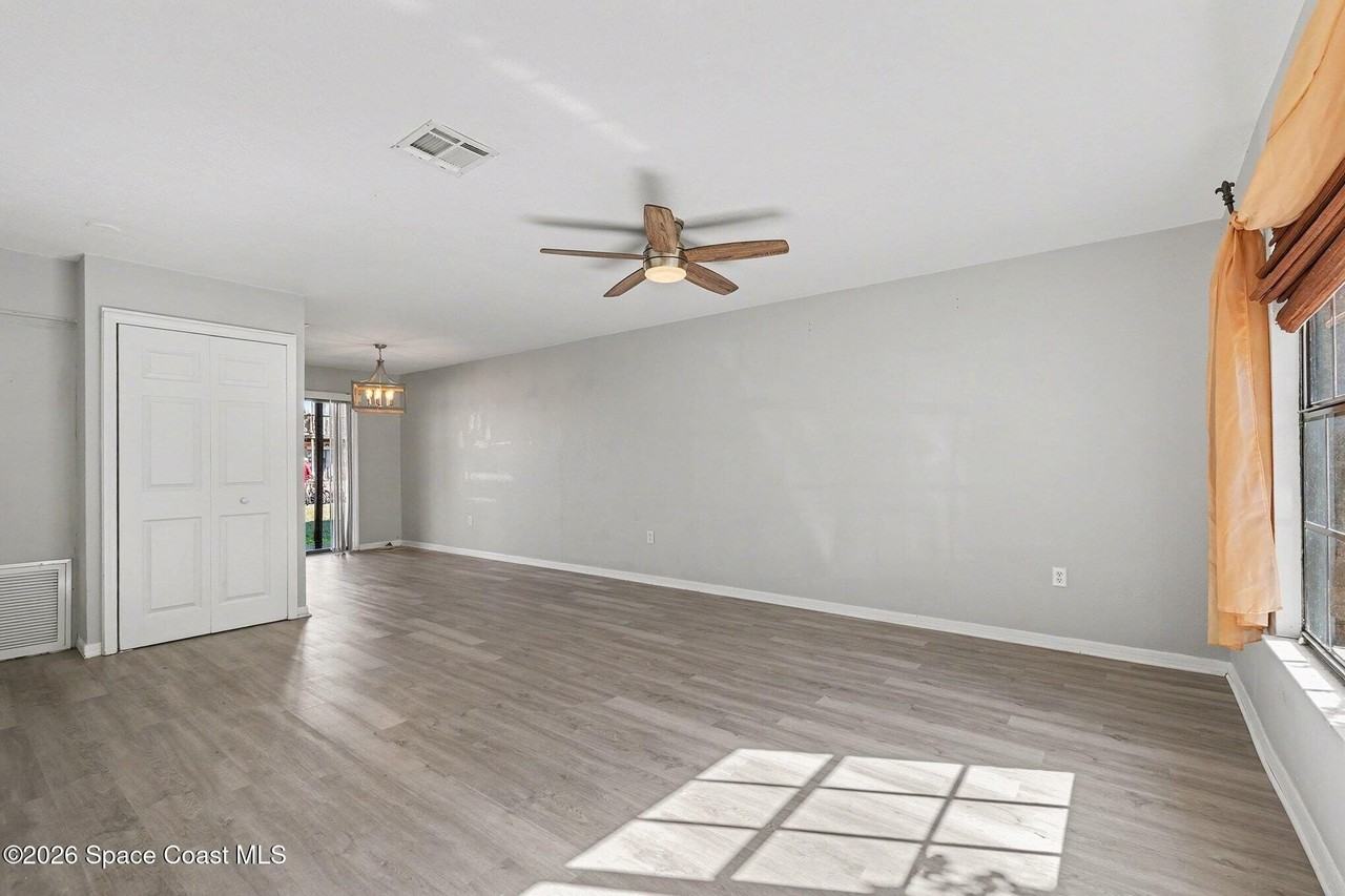 1300 Arlington Ln Ne Apt 123 - Photo 7 of 28