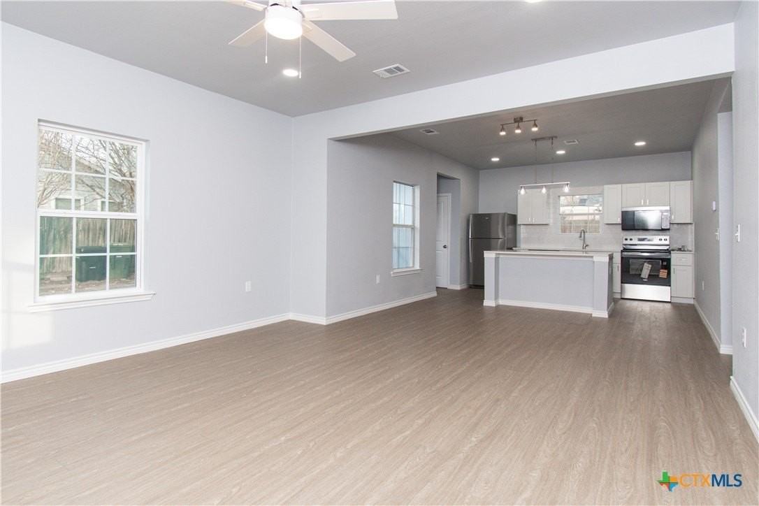 917 S 19th St - Photo 2 of 15