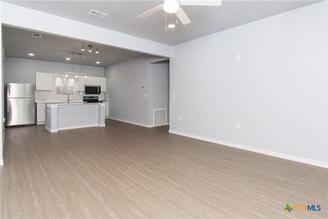 917 S 19th St - Photo 3 of 15