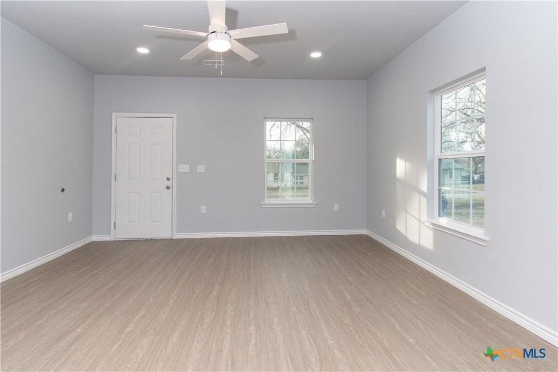 917 S 19th St - Photo 4 of 15