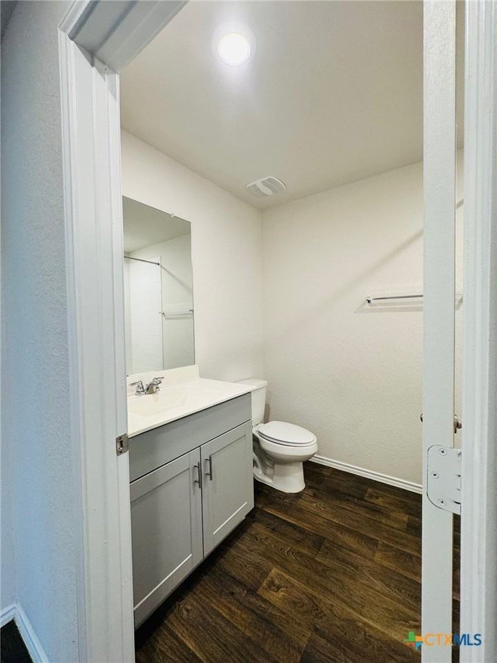 417 Deborah Dr - Photo 7 of 13