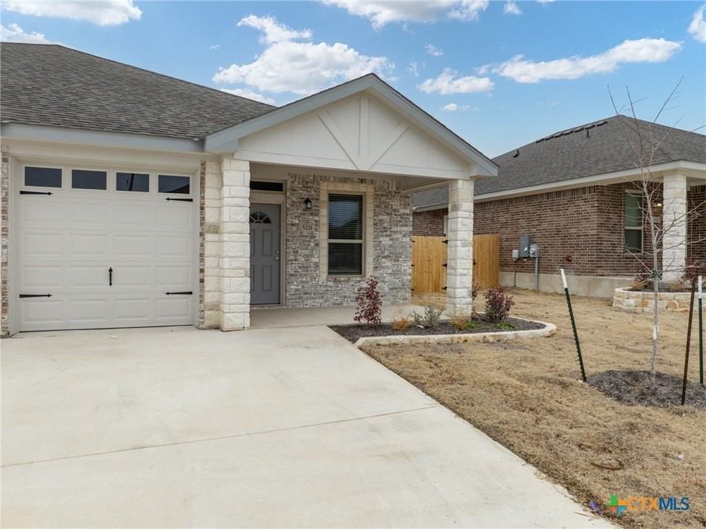 5221 Rose Garden Loop - Photo 4 of 29