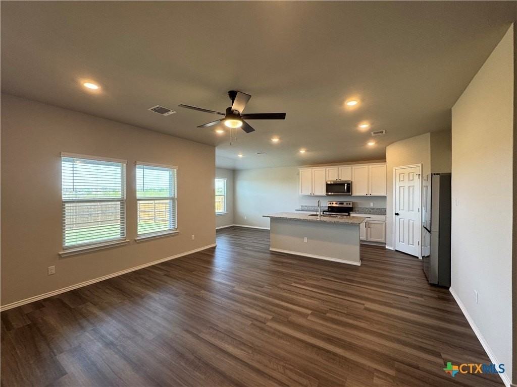 402 Stone Valley Rd - Photo 5 of 18