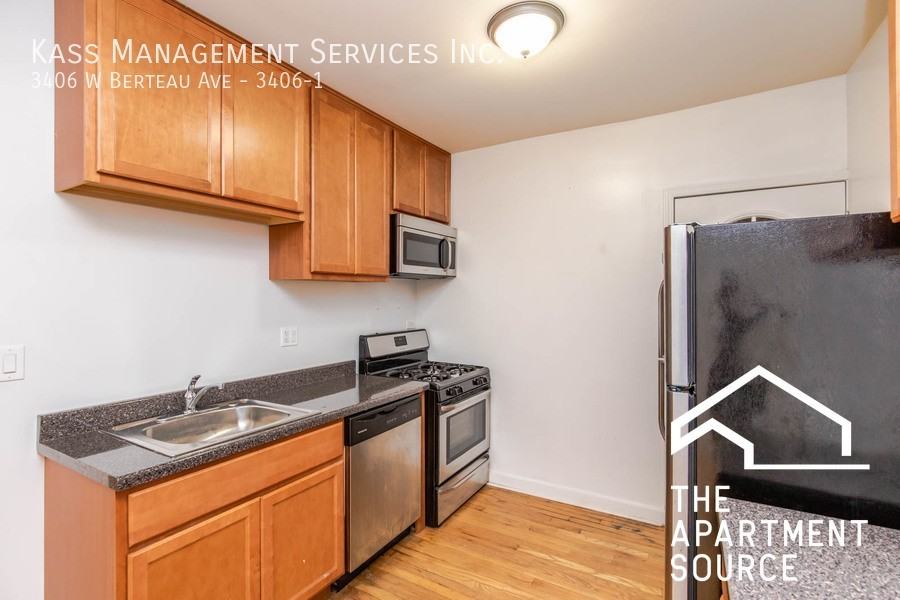 3406 W Berteau Ave #1