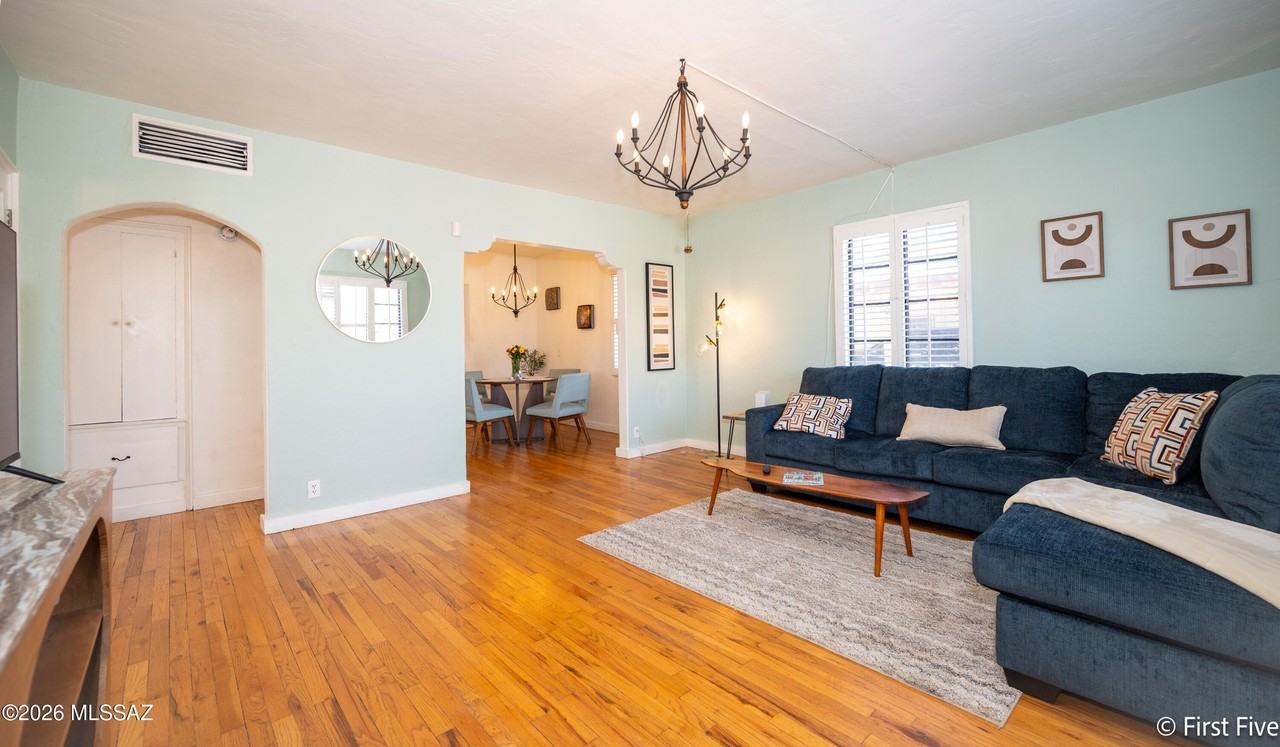 2620 E Lee St - Photo 6 of 22