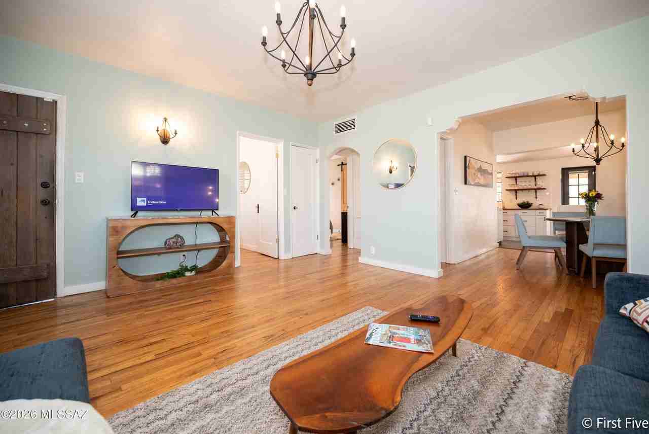 2620 E Lee St - Photo 7 of 22