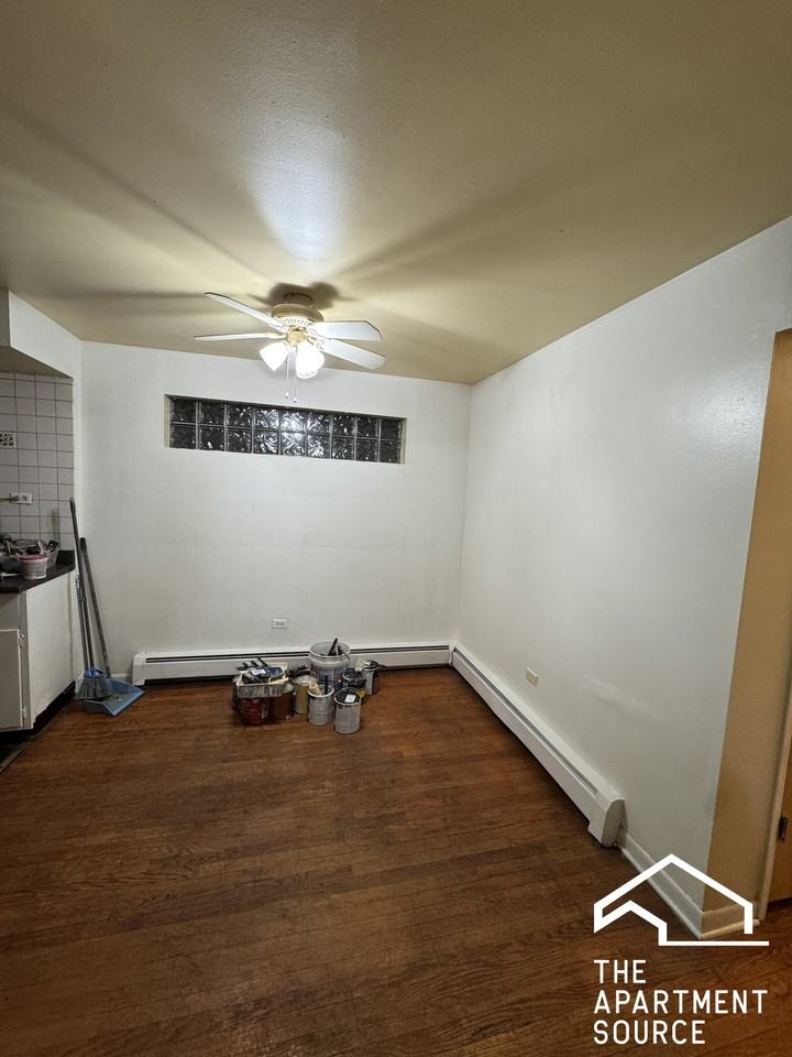 7528 N Claremont Ave #2 - Photo 2 of 11