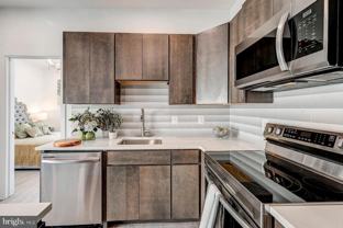 421 S Broadway Apt 400 - Photo 1 of 1