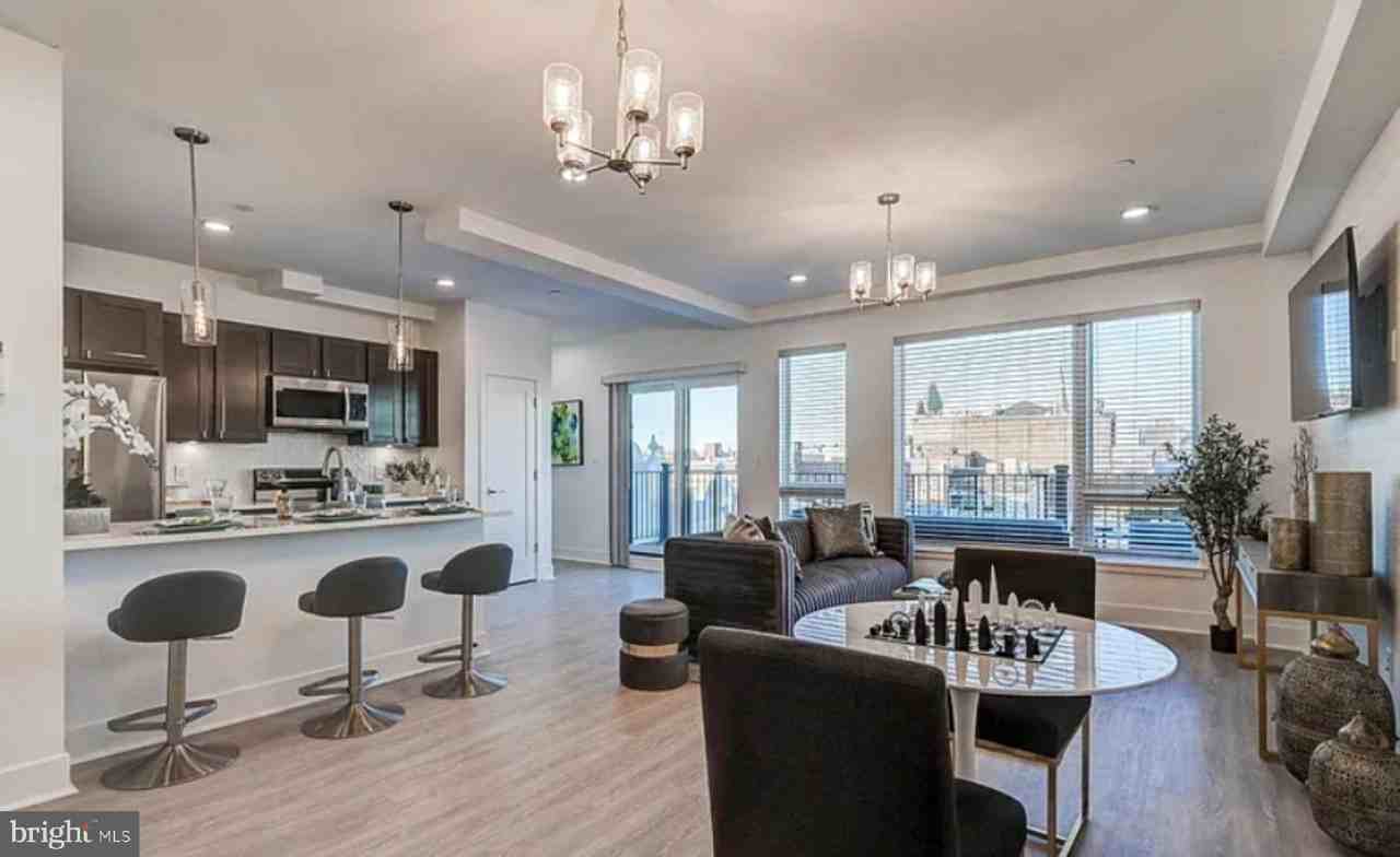 601 S Broadway Apt 405 - Photo 6 of 13