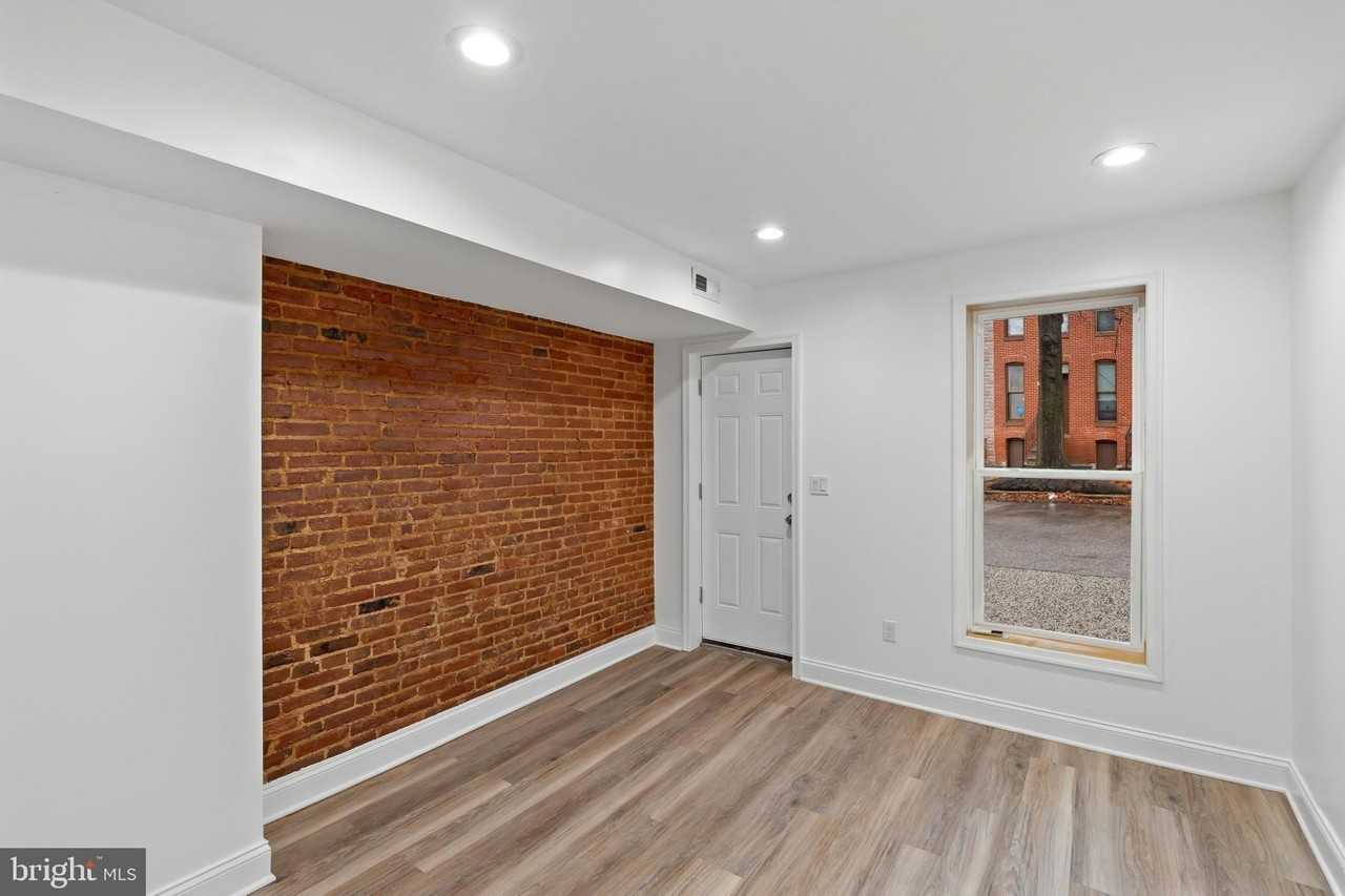 458 E Federal St - Photo 4 of 27