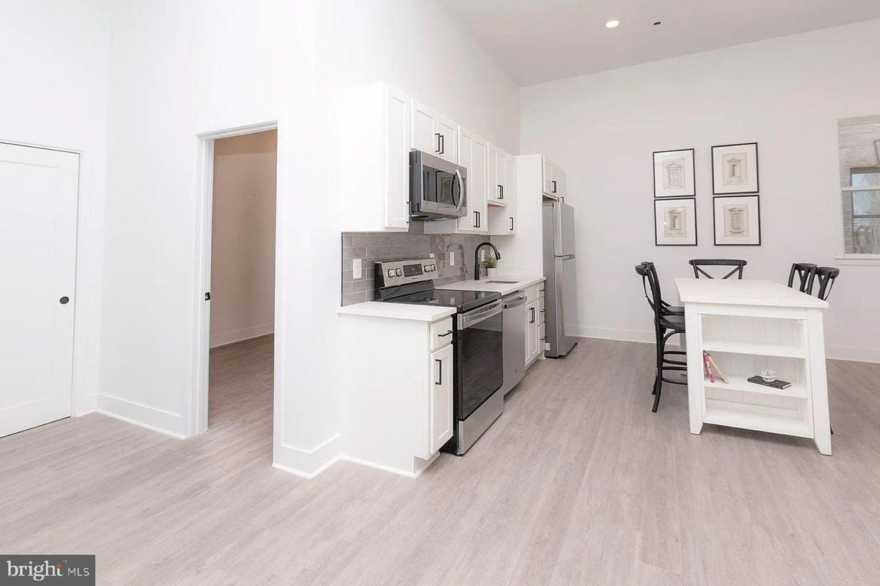 211 Saint Paul St Apt 504 - Photo 5 of 12