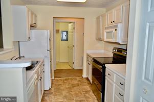 featured image of 6409 Weatherby Ct Apt F #Apt F