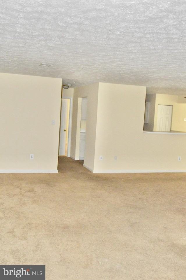 6409 Weatherby Ct Apt F - Photo 4 of 17