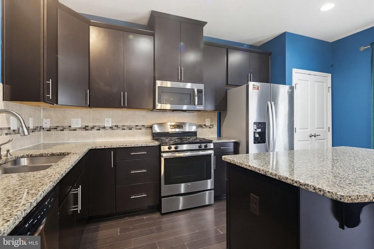 7408 Wild Honey Way - Photo 3 of 36