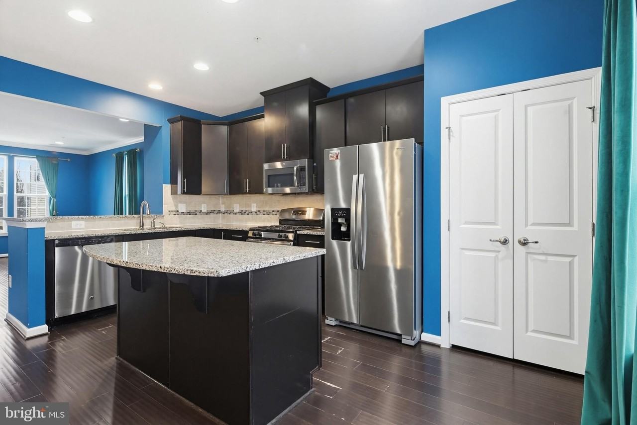 7408 Wild Honey Way - Photo 4 of 36