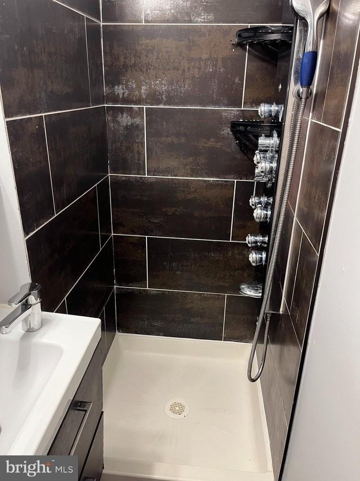 1808 Cedarwood Ct - Photo 6 of 9