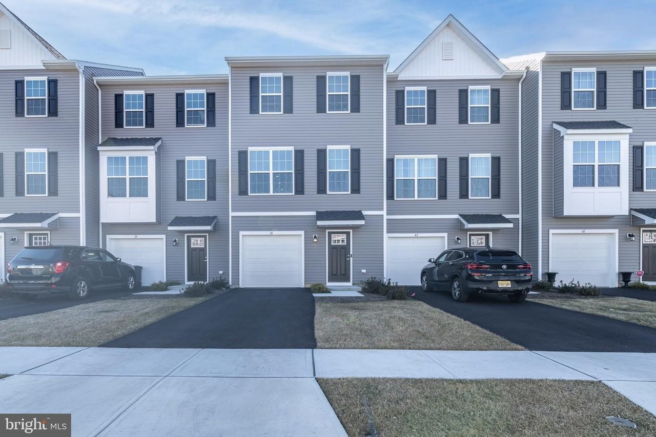 41 Barnes Way - Photo 2 of 46