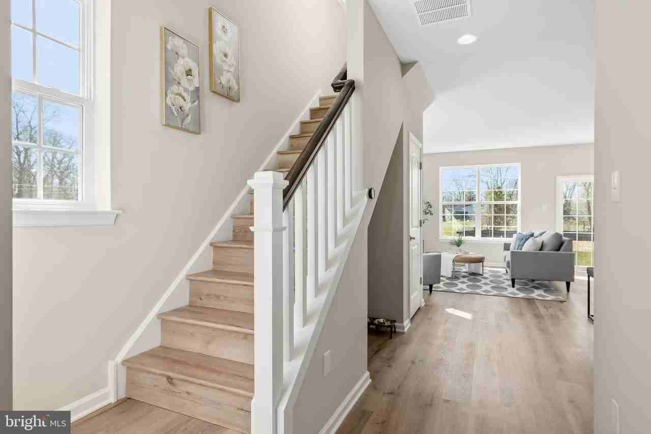 385 N Tuckahoe Rd Unit 902 - Photo 3 of 21