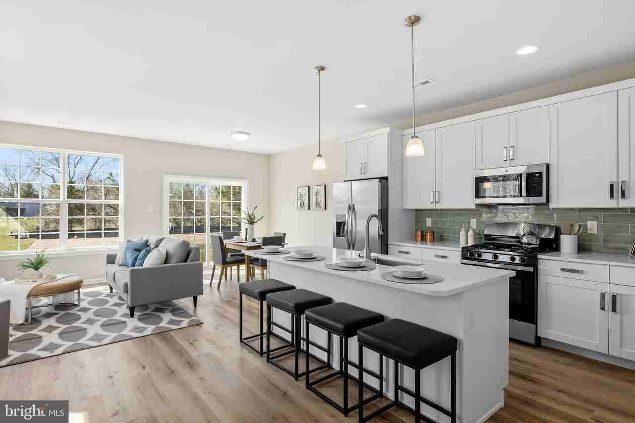 385 N Tuckahoe Rd Unit 902 - Photo 4 of 21