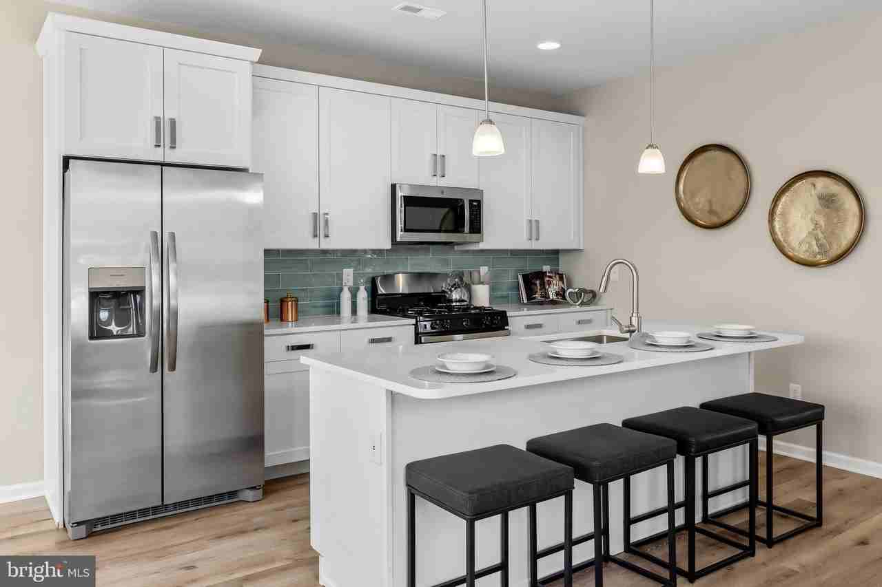 385 N Tuckahoe Rd Unit 902 - Photo 6 of 21