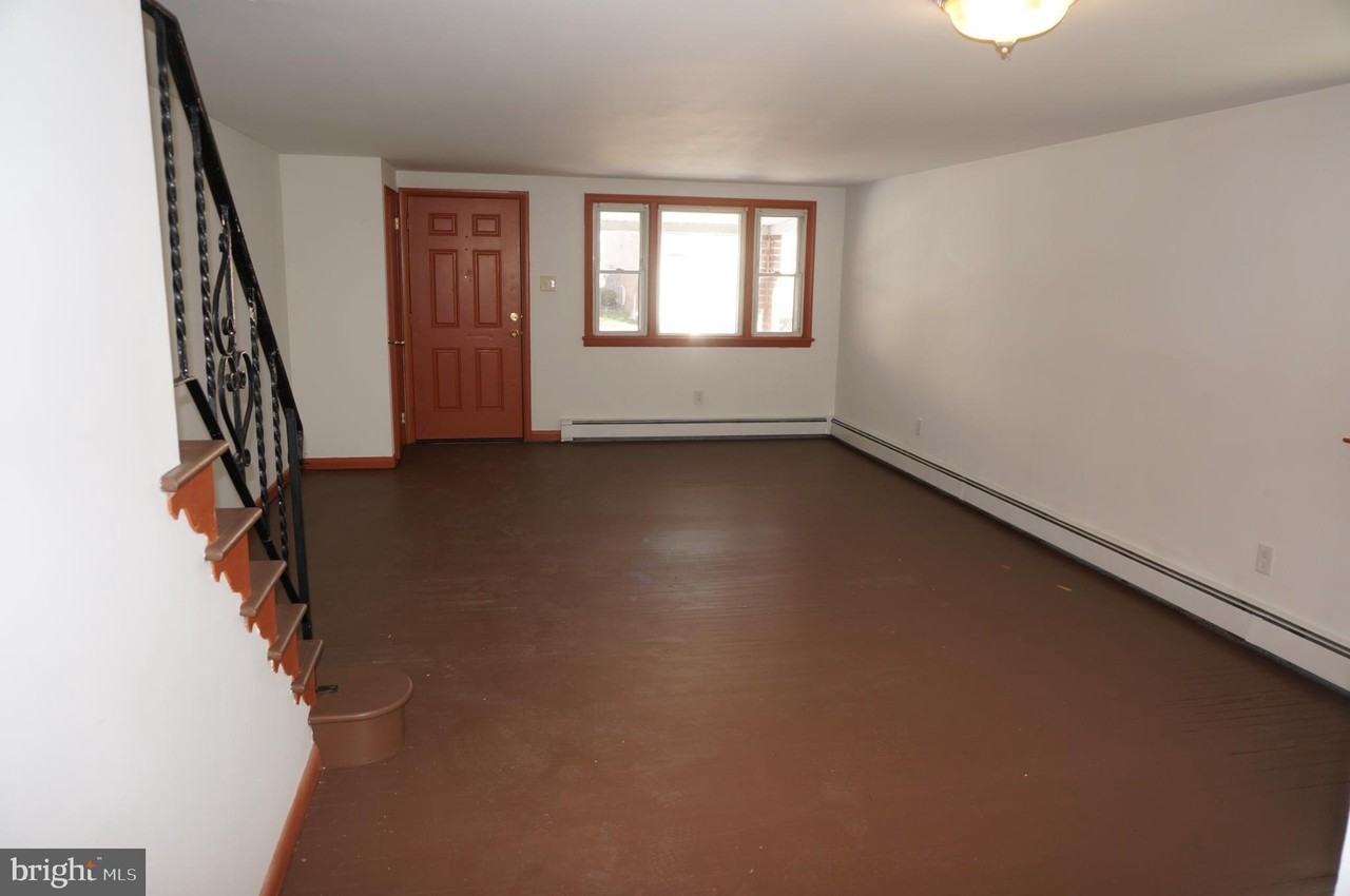 250 E Chestnut St - Photo 2 of 16